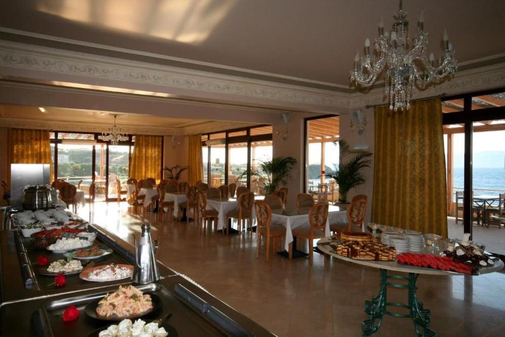 Viva Mare Hotel & Spa 미팀나 외부 사진